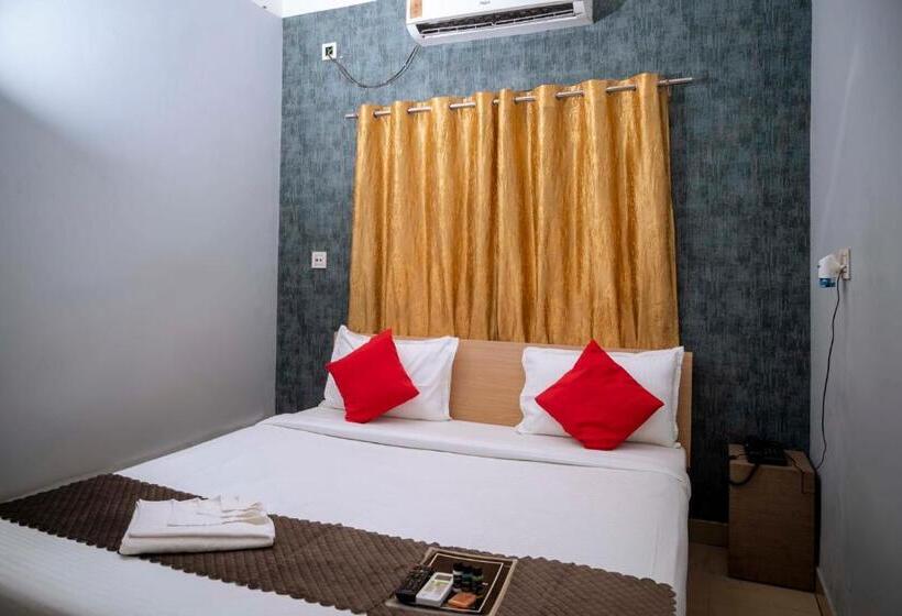 هتل Town And Country Inn