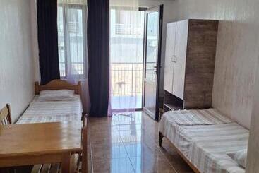 پانسیون Gocha Guest House
