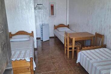 پانسیون Gocha Guest House