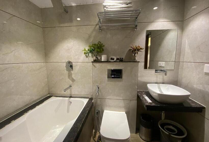 هتل Czar Inn   Vashi Navi Mumbai