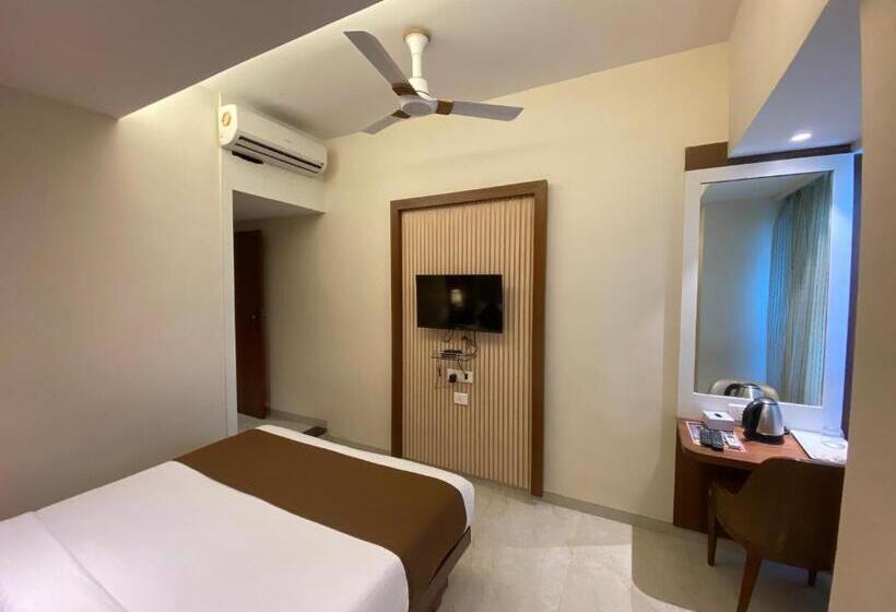 هتل Czar Inn   Vashi Navi Mumbai