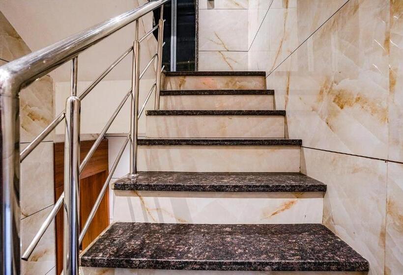هتل Czar Inn   Vashi Navi Mumbai