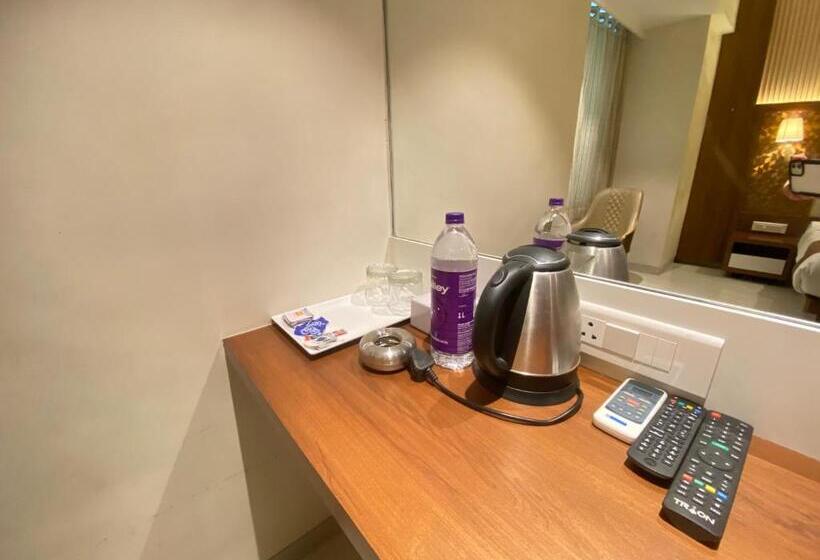 هتل Czar Inn   Vashi Navi Mumbai