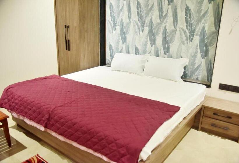 فندق Manoranjan Enclave