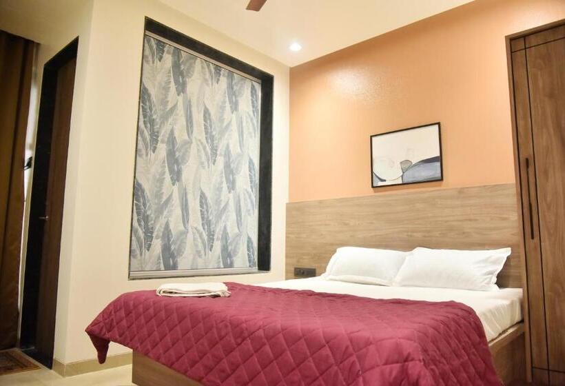 فندق Manoranjan Enclave