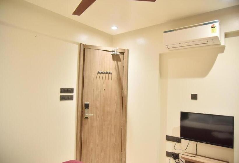 فندق Manoranjan Enclave