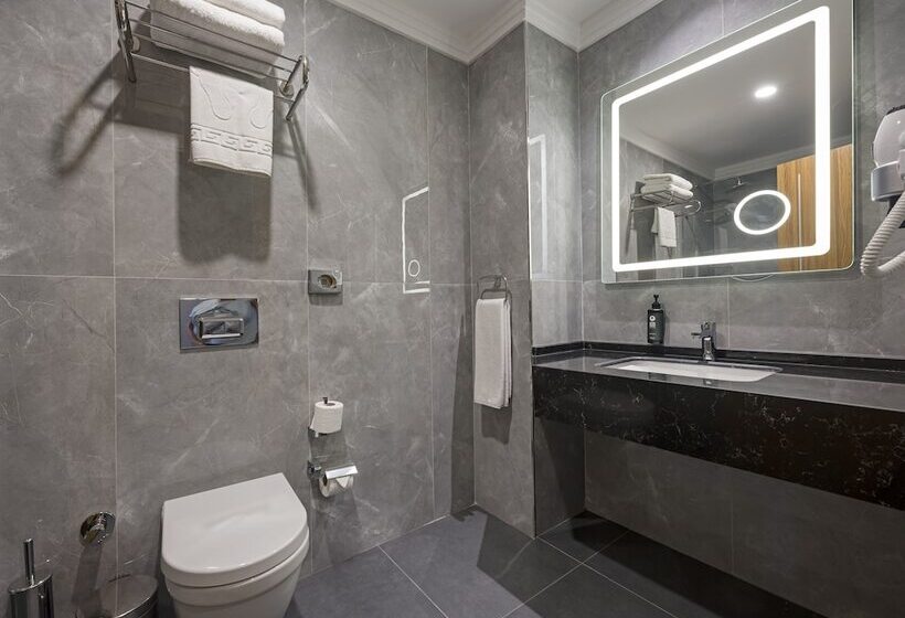 هتل Ramada Encore By Wyndham Istanbul Sisli