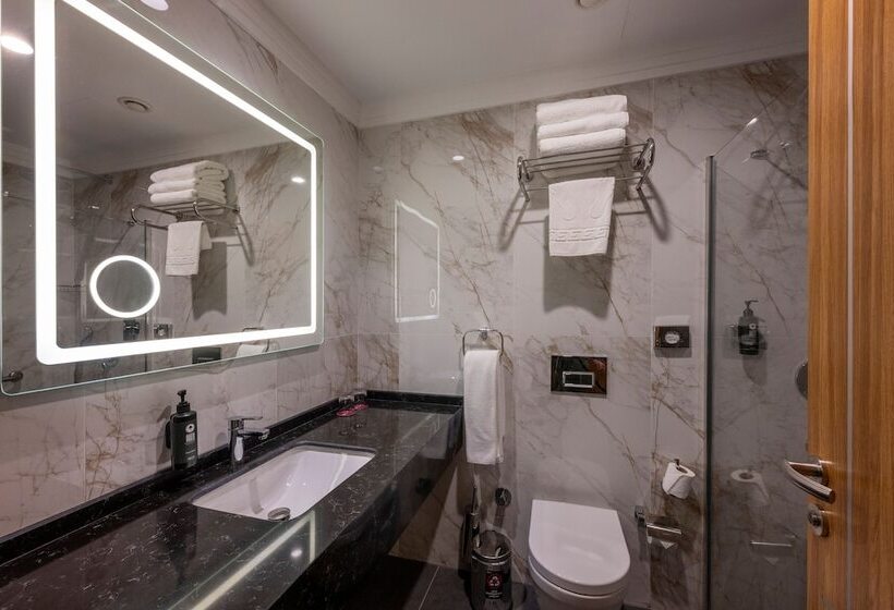 هتل Ramada Encore By Wyndham Istanbul Sisli