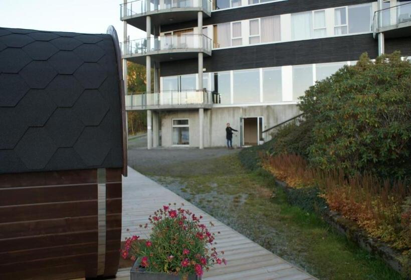 리조트 Sleeping Barrel Lodge Smaken Av Ryfylke Event As, Drives Ikke Som Hotell