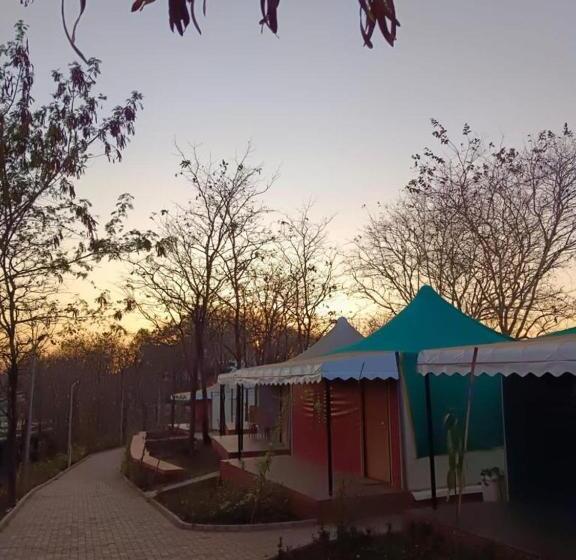 Roccia Hill Resort