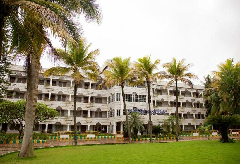 فندق Naveen Residency