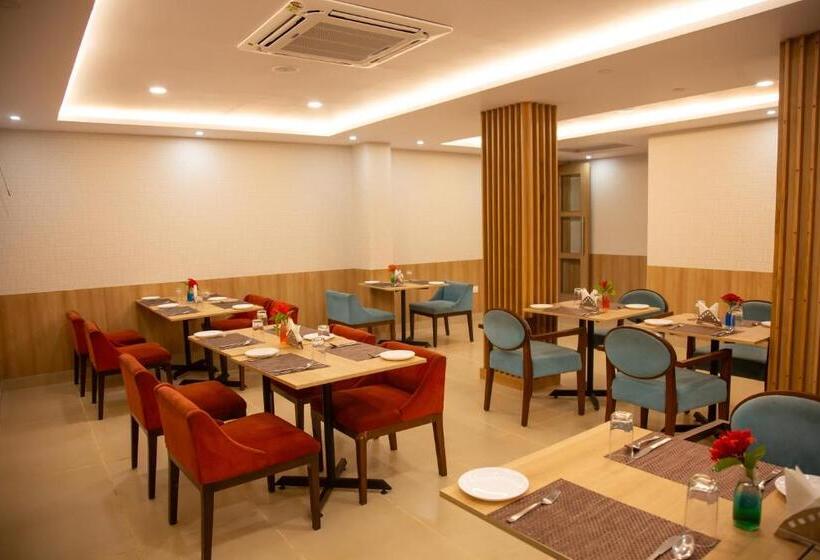 فندق Naveen Residency