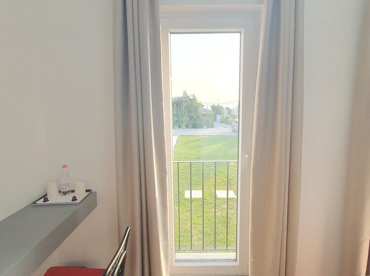 هتل Nerium Garden Inn Tirana Airport