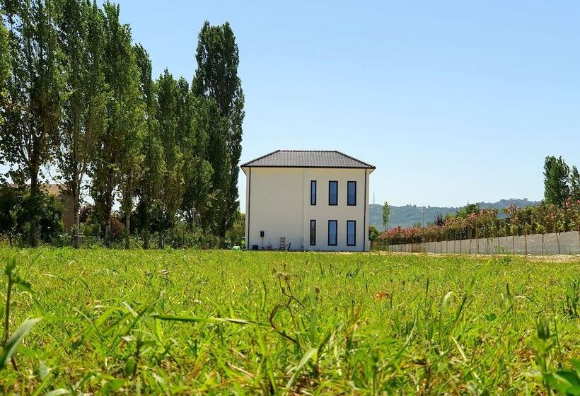 هتل Nerium Garden Inn Tirana Airport