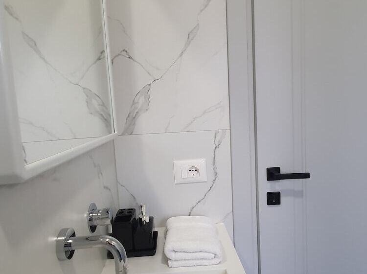 هتل Nerium Garden Inn Tirana Airport