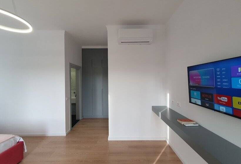 هتل Nerium Garden Inn Tirana Airport