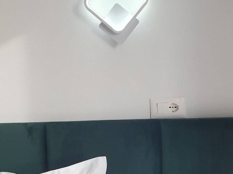 هتل Nerium Garden Inn Tirana Airport