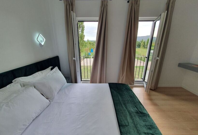 هتل Nerium Garden Inn Tirana Airport