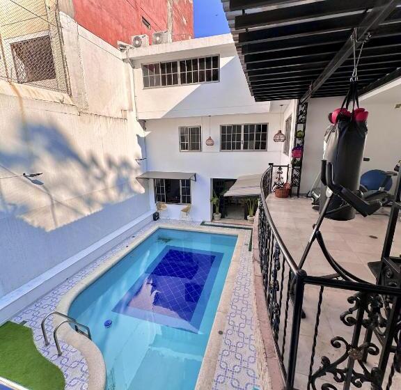 پانسیون The View Hostel & Lounge