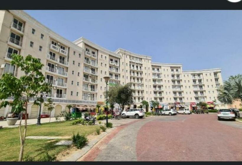 هاستل Vrinda Inn