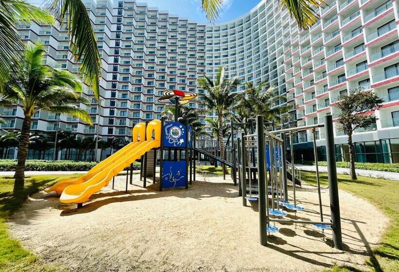 هتل Rosemary Premier Beachfront @ Bai Dai Beach, Cam Ranh
