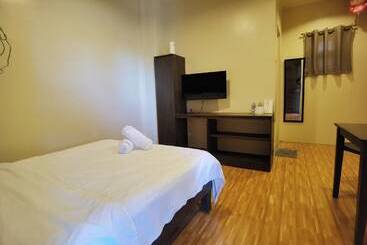 هتل Y S Rezidenzia Suites