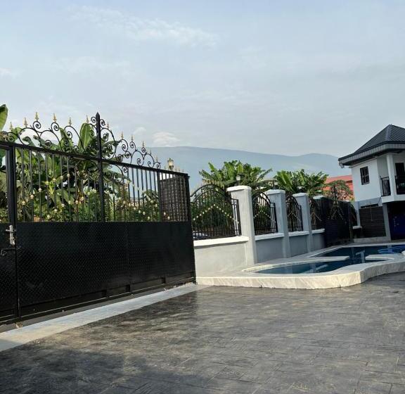پانسیون Deluxe Mansion