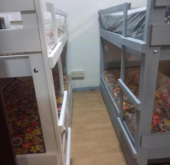هاستل Home Away From Home