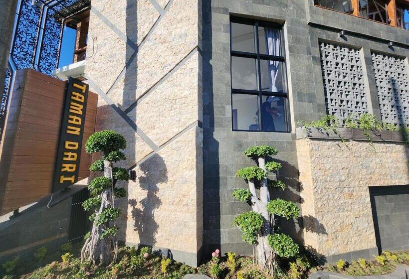 민박 Taman Dari Villa