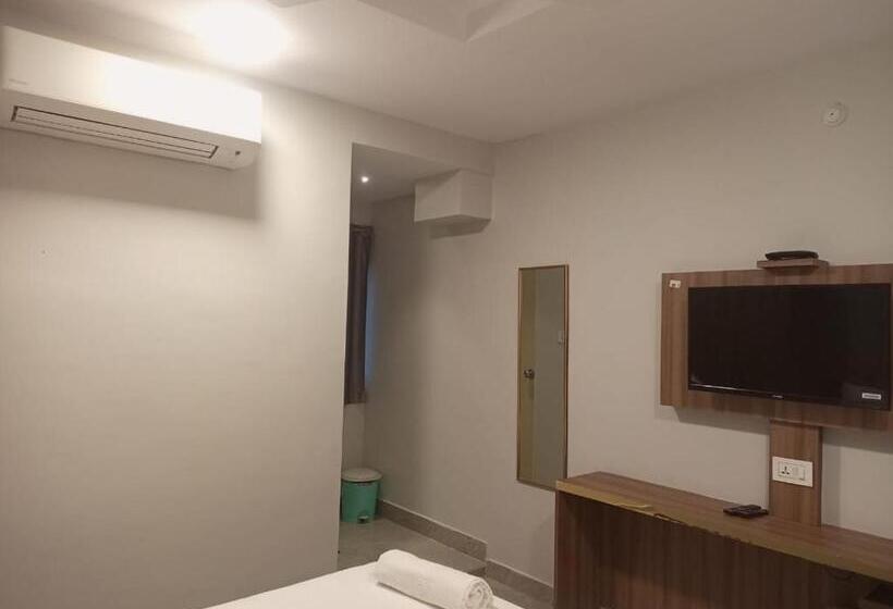 Отель Amulyaa Grand Inn