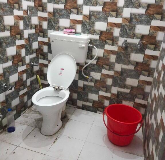 ホテル Oyo Saini Guest House