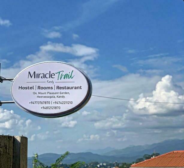 ユースホステル Miracle Trail Kandy