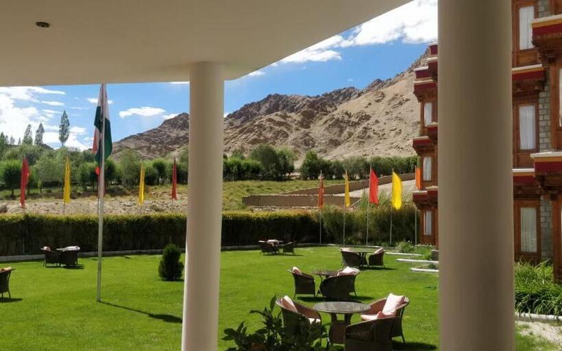 Hotel The Druk Ladakh