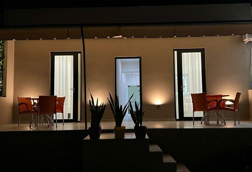 هتل Mare Rooms Vlore