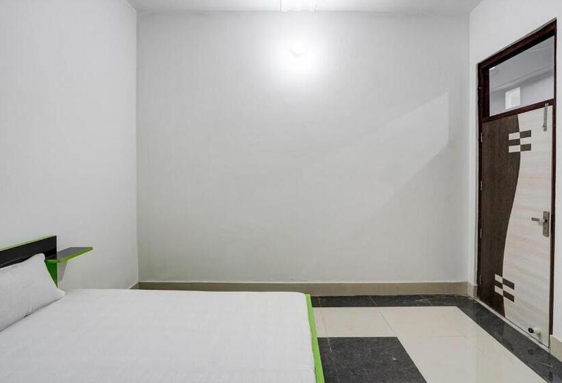 فندق Oyo 81362 Sahara Guest House