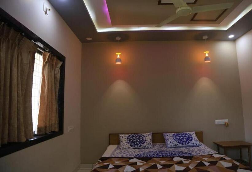 Отель Reva Vihar Rooms