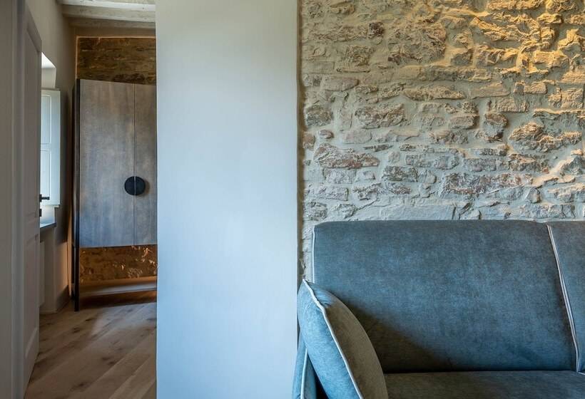 بنسيون Forma Your Boutique Suite