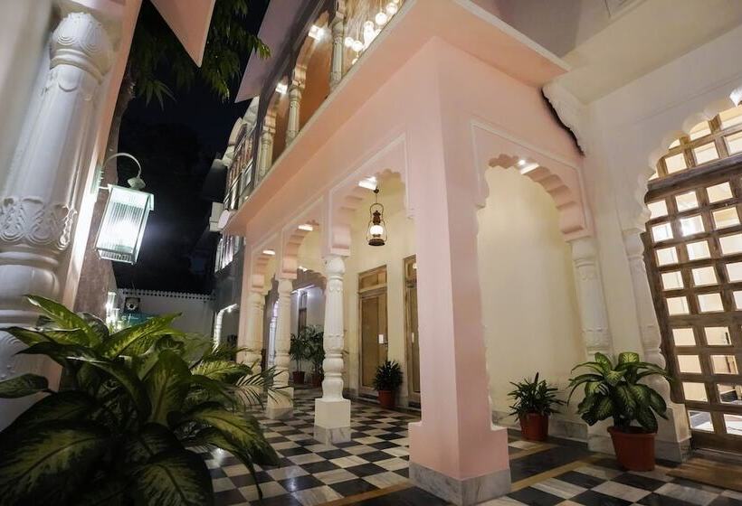هتل Dev Mahal   A Boutique Heritage