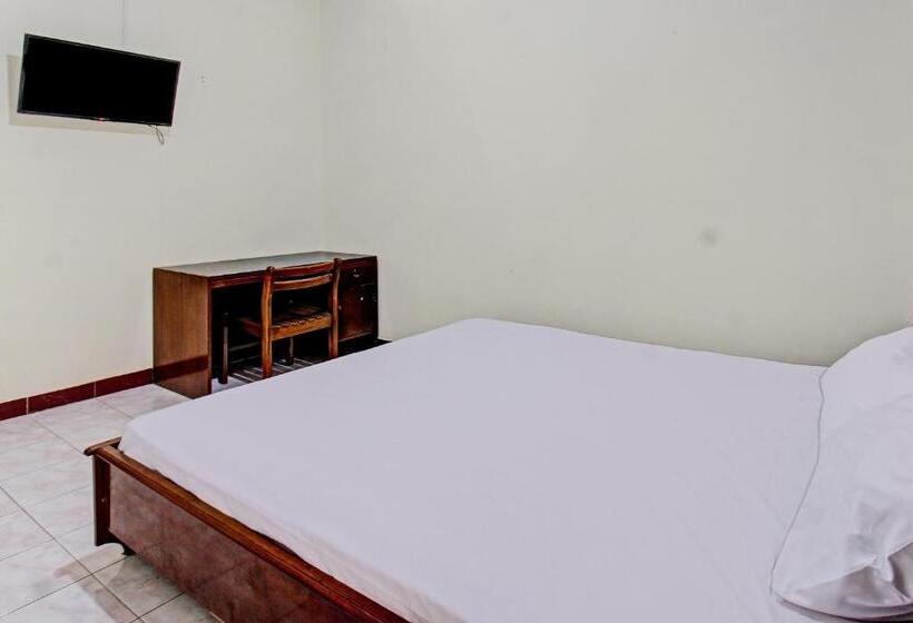 酒店 Oyo 92710 Losmen Tjabe Merah