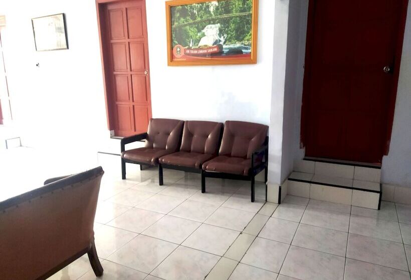 فندق Oyo 92775 Wisma Phinisi Syariah