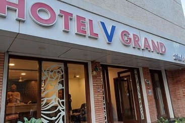 Fabhotel V Grand