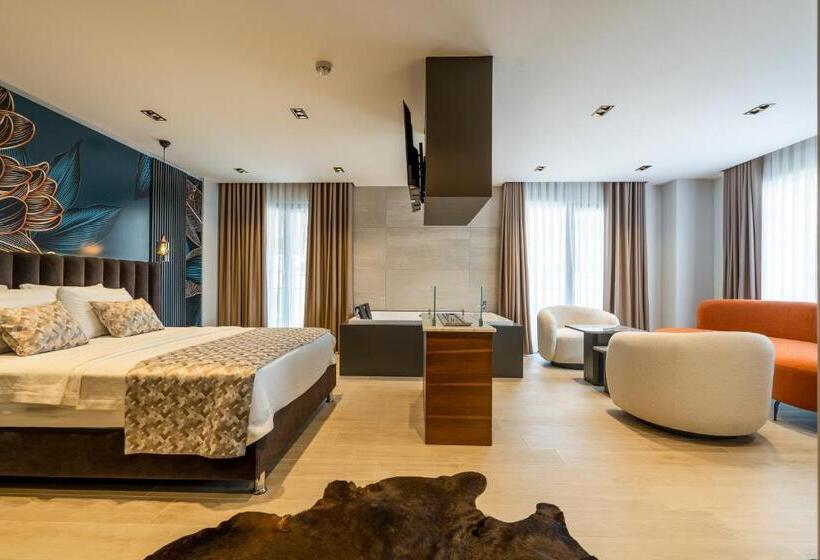 هتل La Miel Suites