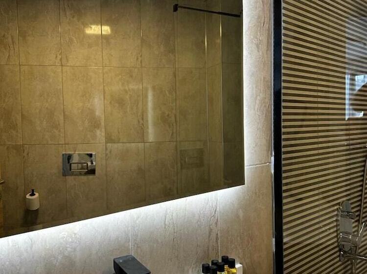 Midis Otel