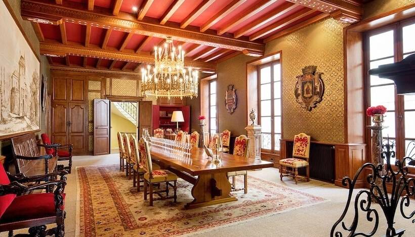 צימר Château La Tour Carnet   B.magrez Luxury Wine Experience