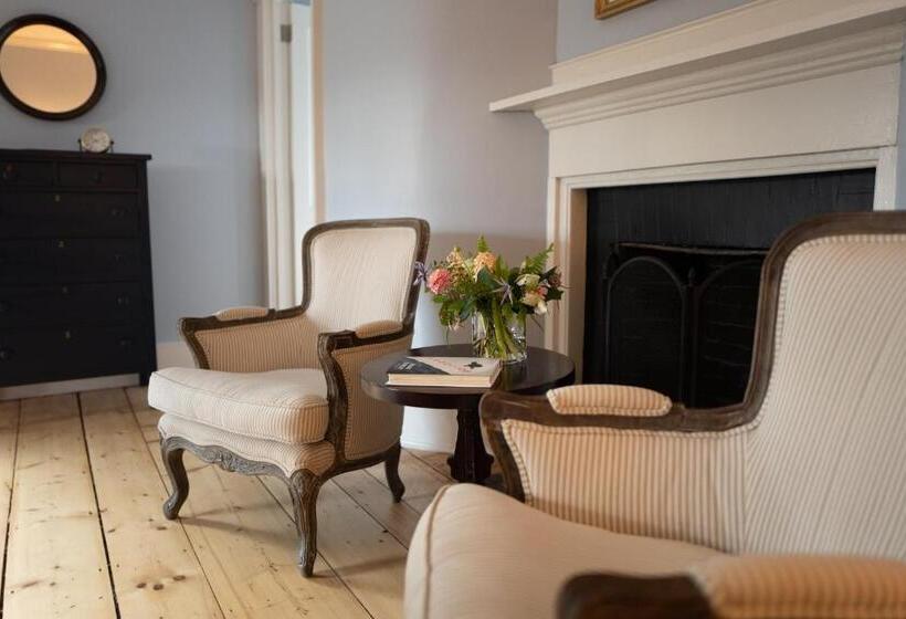 تختخواب و صبحانه Onesixtyfive, The Inn On Park Row