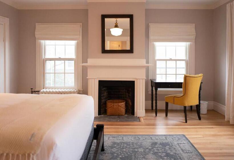 تختخواب و صبحانه Onesixtyfive, The Inn On Park Row
