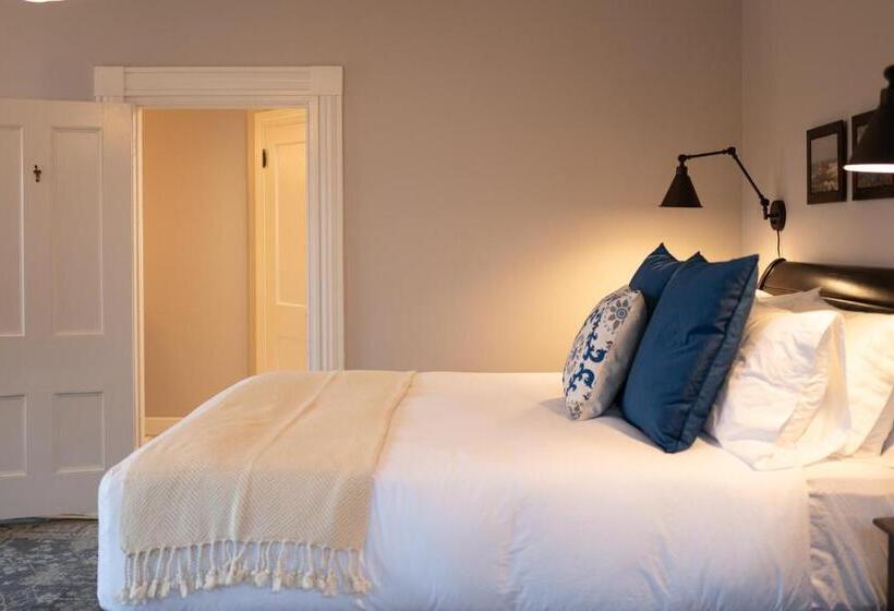 تختخواب و صبحانه Onesixtyfive, The Inn On Park Row