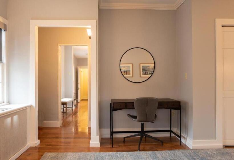 تختخواب و صبحانه Onesixtyfive, The Inn On Park Row