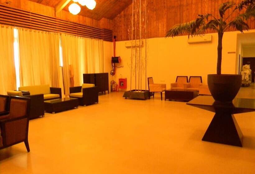 Отель Aarohi Starz Club