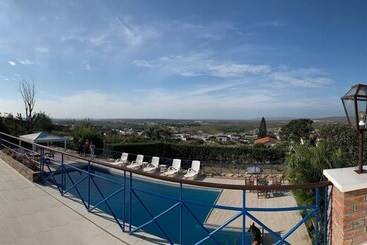 هتل Balcones Del Cerro